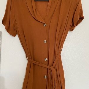 Blouse that you tie at the waist